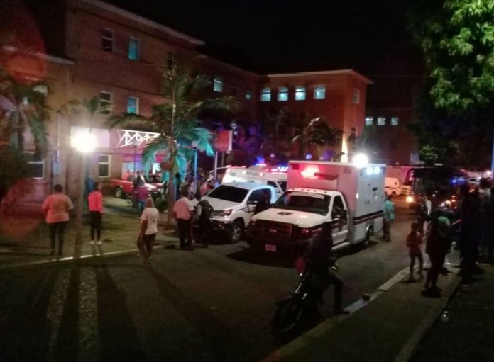 Evacuados pacientes de la Maternidad del Hospital Central de Valencia por altas temperaturas en la estructura. Foto cortesía.