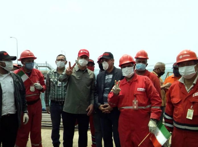 José Meléndez, en la grafica al lado del Embajador iraní y el ministro El Aissami, anunció que arrancó la planta de craqueo catalítico y ya está produciendo gasolina en El Palito. Fotos: cortesía Refinería El Palito.